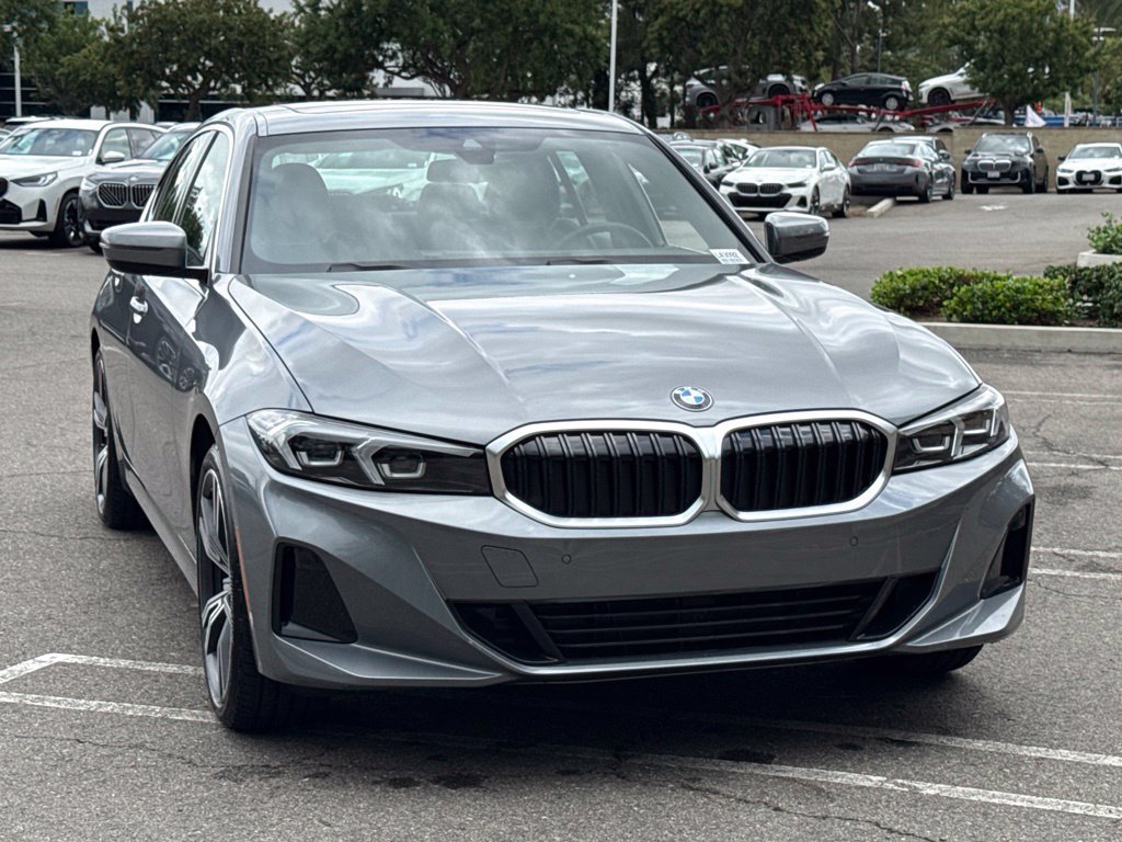 Used 2024 BMW 330i Sedan w/ Convenience Package RWD image 5