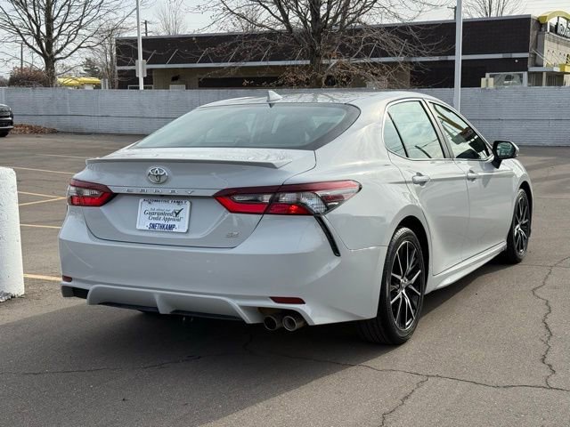 Used 2023 Toyota Camry SE FWD image 4