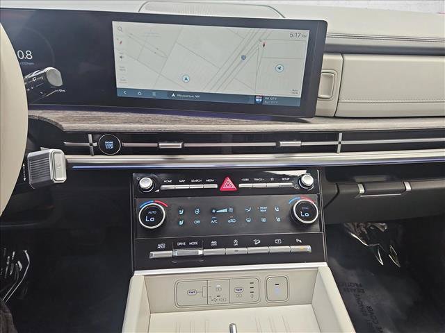 Used 2024 Hyundai Santa Fe Limited AWD/4WD image 15