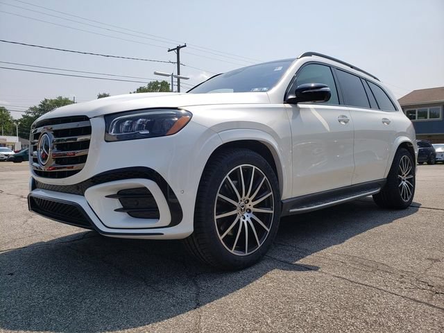 Used 2024 Mercedes-Benz GLS 450 4MATIC image 4
