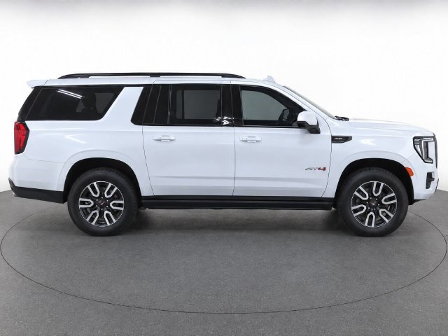 Used 2023 GMC Yukon XL AT4 w/ AT4 Premium Plus Package AWD/4WD image 2