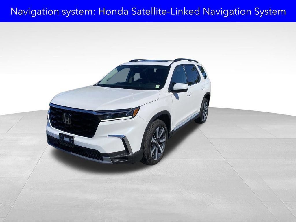 Certified 2025 Honda Pilot Touring image 5