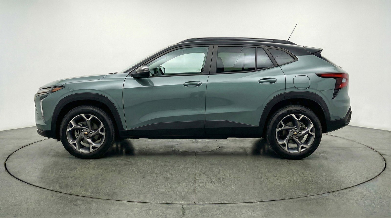 Used 2025 Chevrolet Trax LT image 5