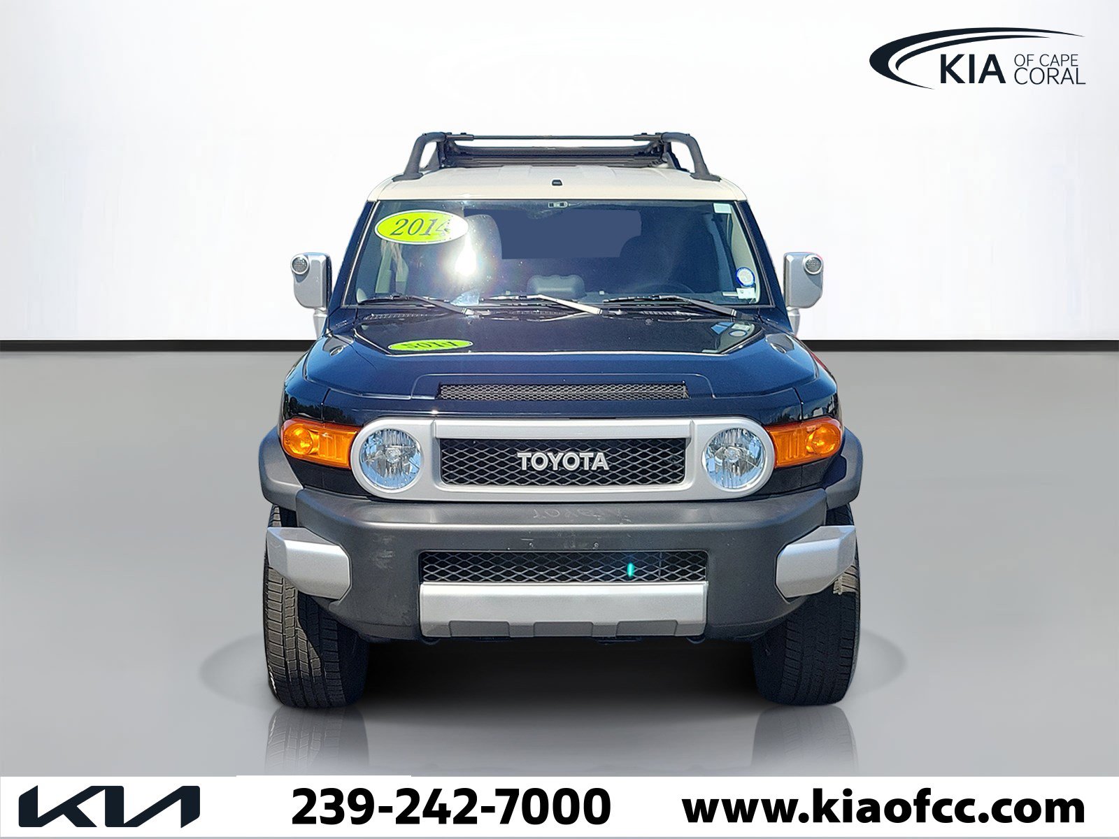 Used 2014 Toyota FJ Cruiser 4WD w/ Convenience Package image 2