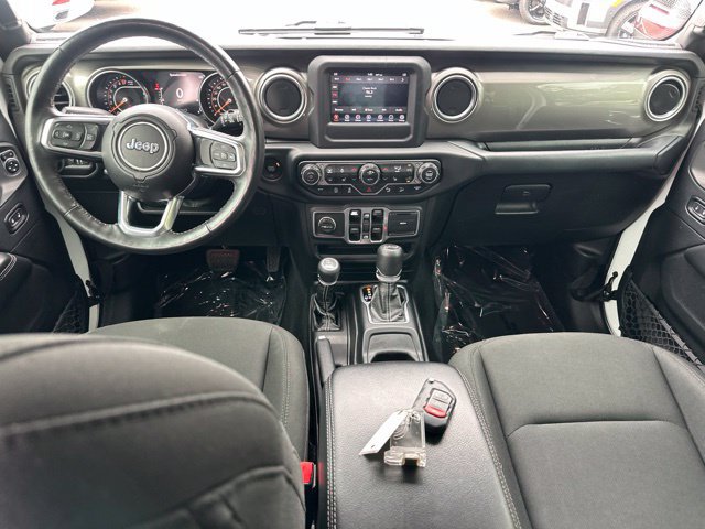 Used 2018 Jeep Wrangler Unlimited Sahara w/ Cold Weather Group AWD/4WD image 32