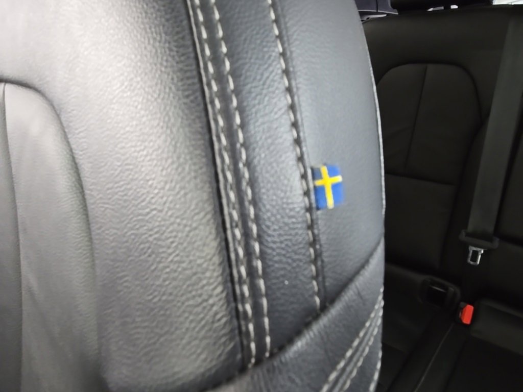 Certified 2023 Volvo XC40 B5 Plus w/ Driver Assist Package image 25