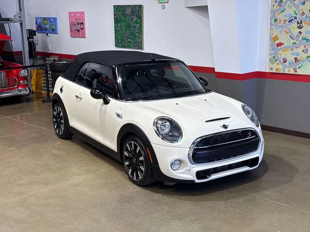 Used 2019 MINI Cooper S w/ Signature Upholstery Package FWD image 24