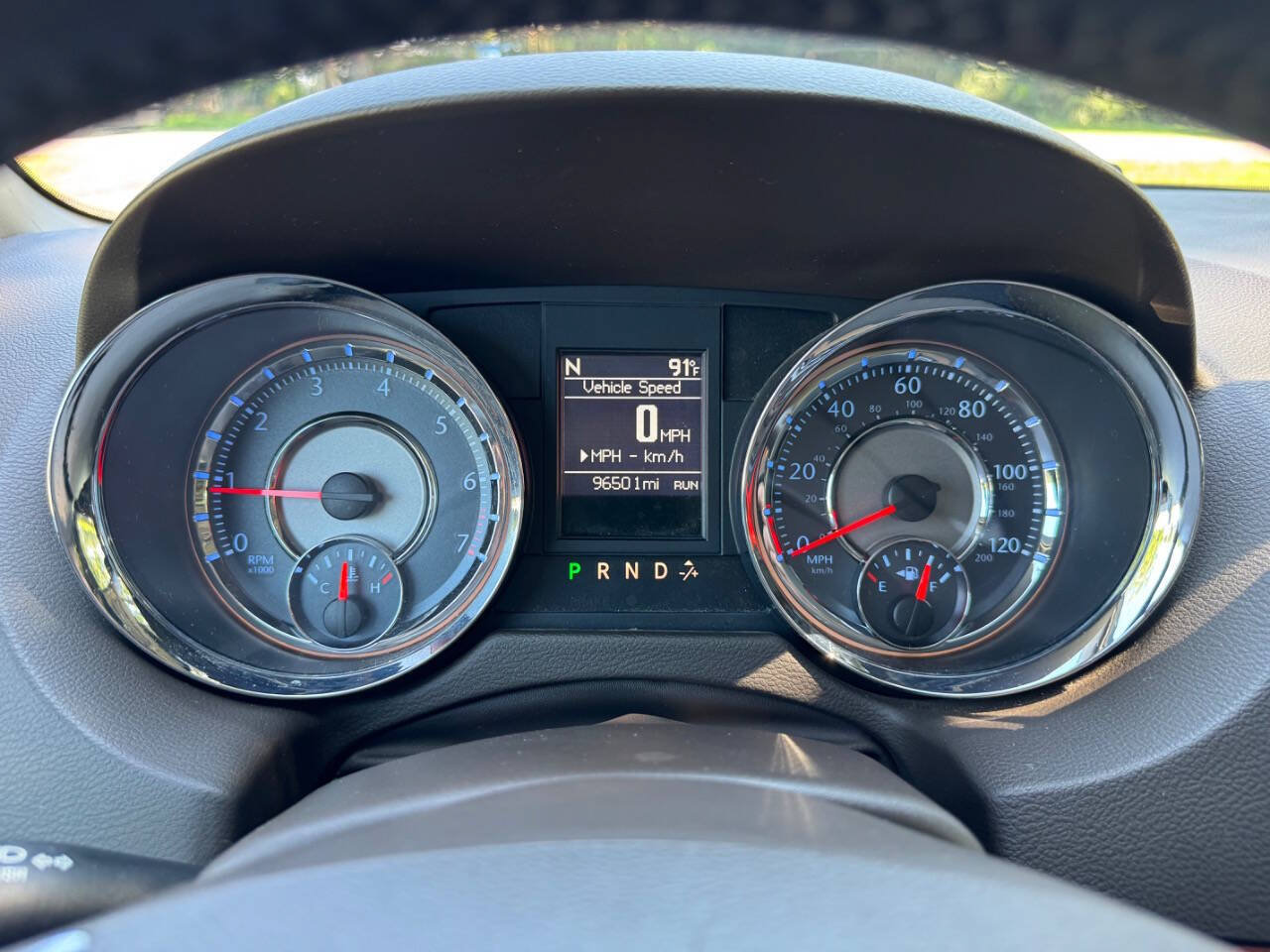 Used 2013 Chrysler Town & Country Touring-L w/ Entertainment Group #2 FWD image 26