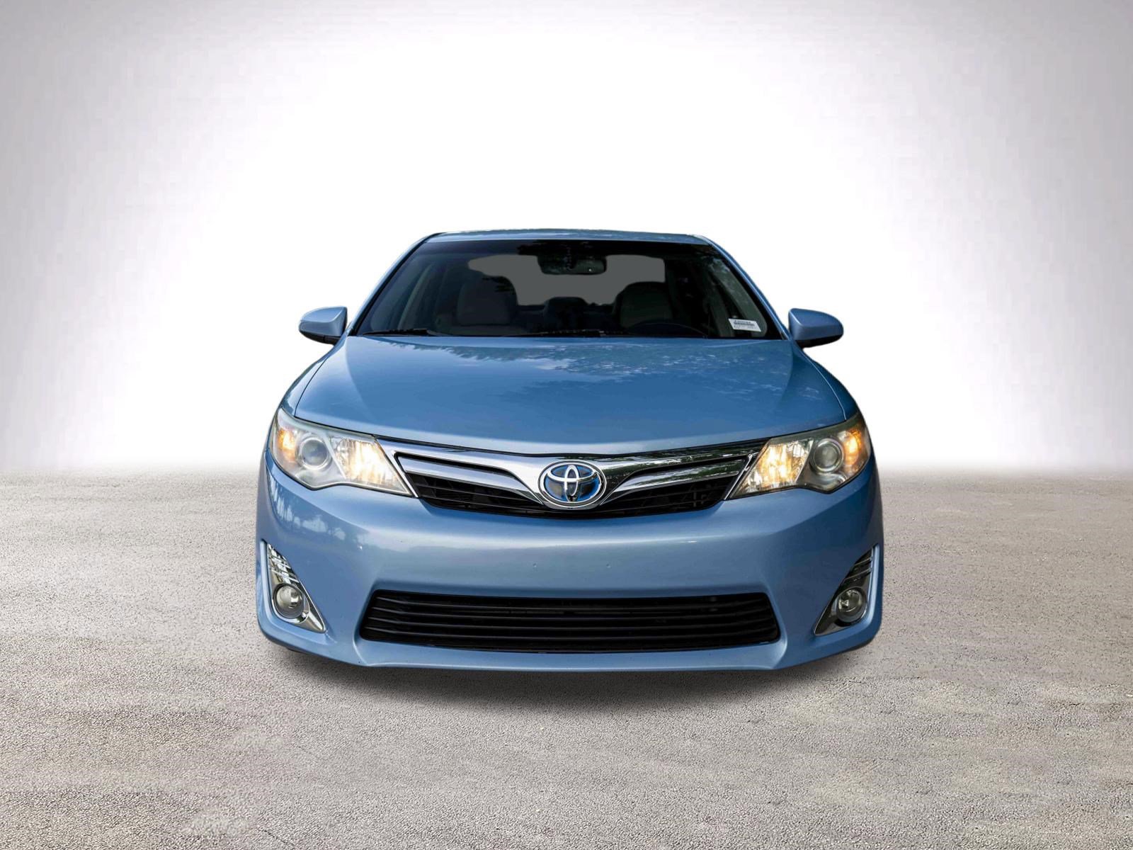 Used 2012 Toyota Camry XLE w/ Leather Pkg FWD image 3