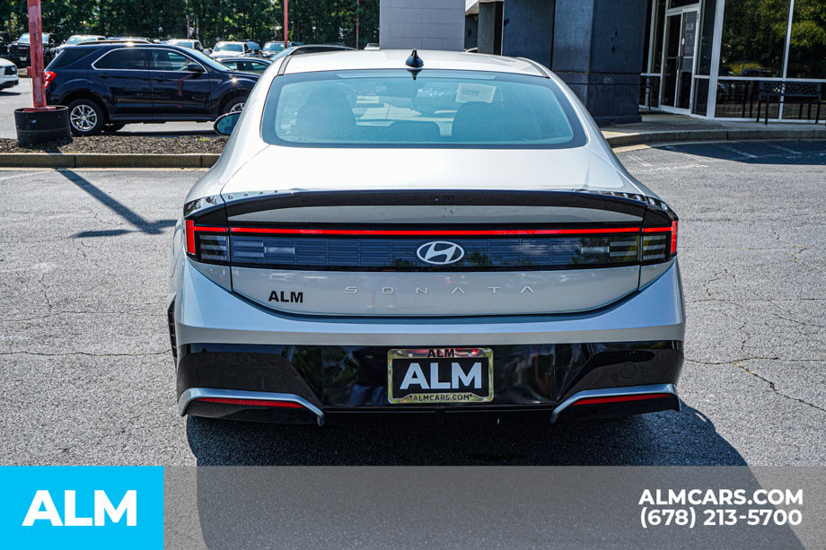 Used 2025 Hyundai Sonata SEL FWD image 10