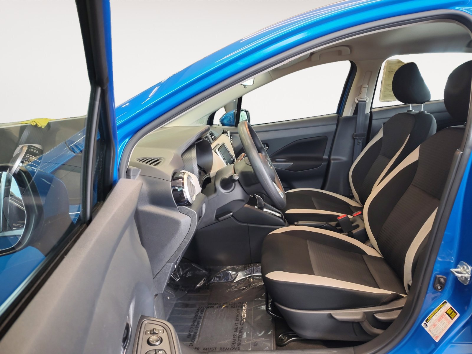 Used 2021 Nissan Versa SV FWD image 24