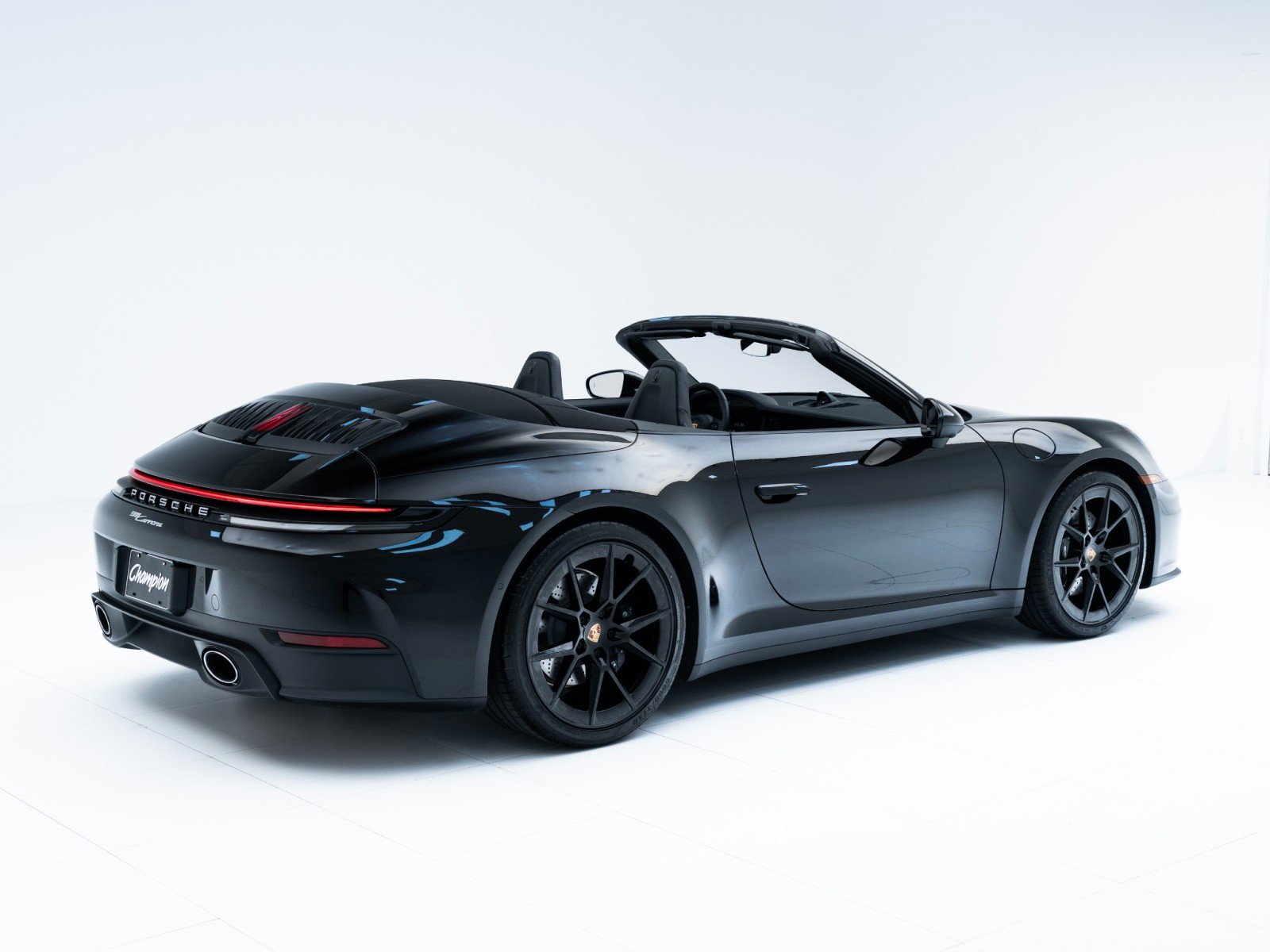 Certified 2025 Porsche 911 Carrera image 9