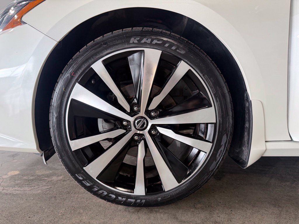 Used 2019 Nissan Altima 2.5 SR w/ SR Premium Package AWD/4WD image 28