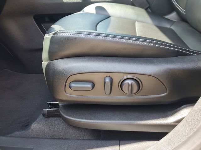 Used 2022 GMC Terrain SLT image 14