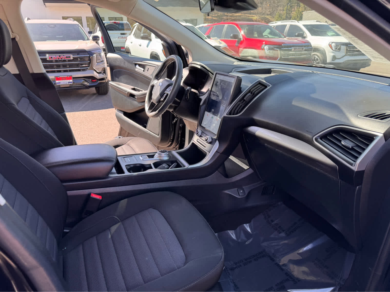 Used 2024 Ford Edge SE image 13