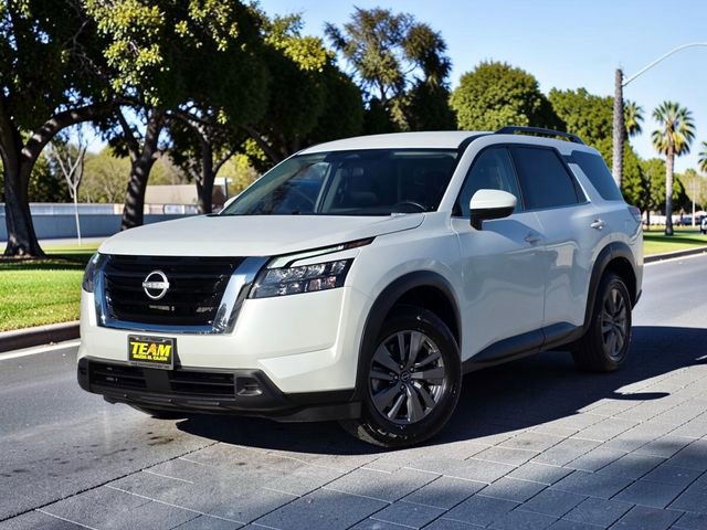 Used 2025 Nissan Pathfinder SV FWD video 2