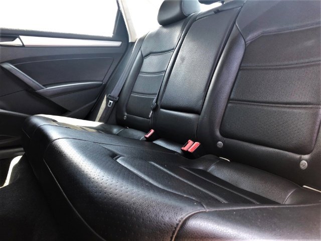 Used 2015 Volkswagen Passat 1.8T Limited Edition FWD image 12