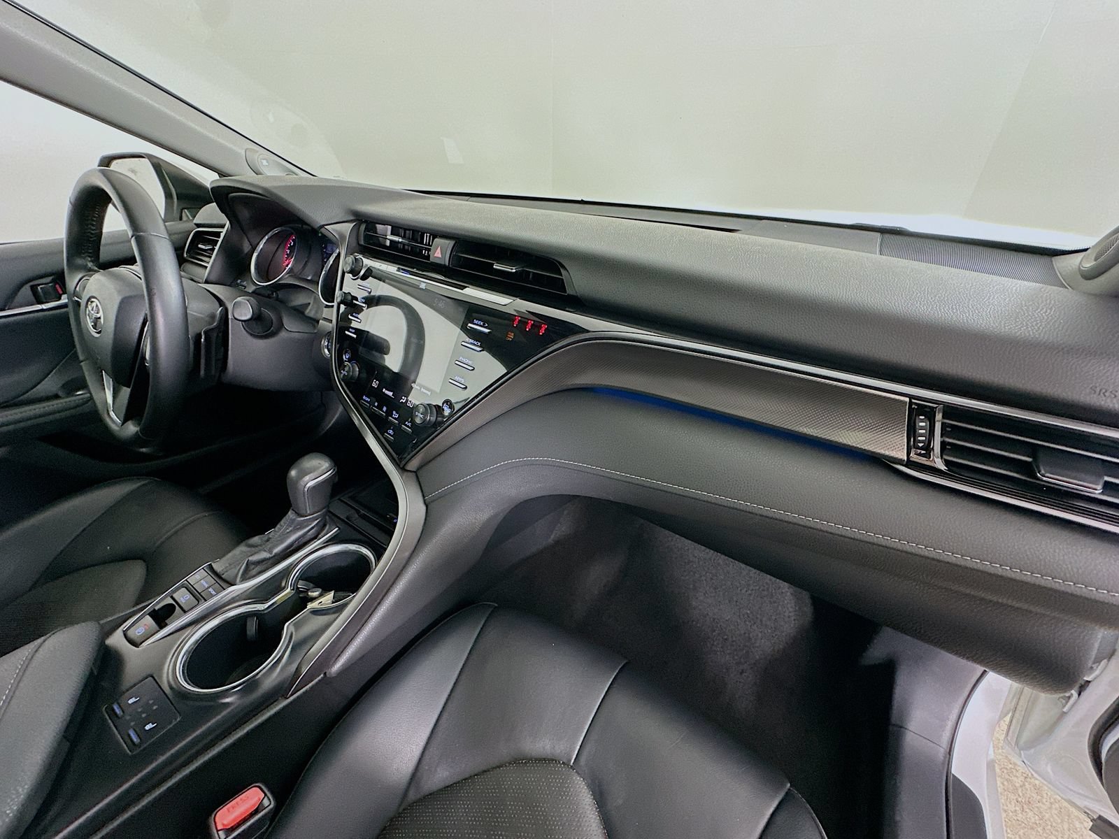 Used 2020 Toyota Camry XSE FWD image 42