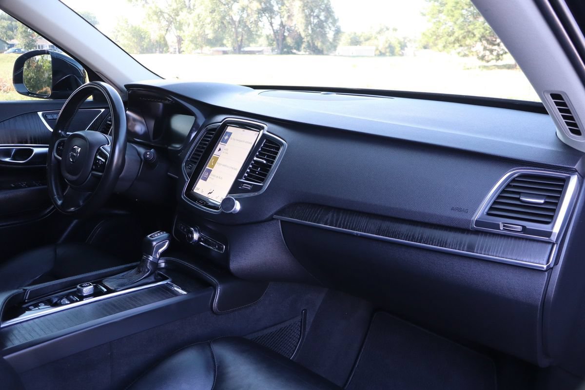 Used 2020 Volvo XC90 T5 Momentum AWD/4WD image 17
