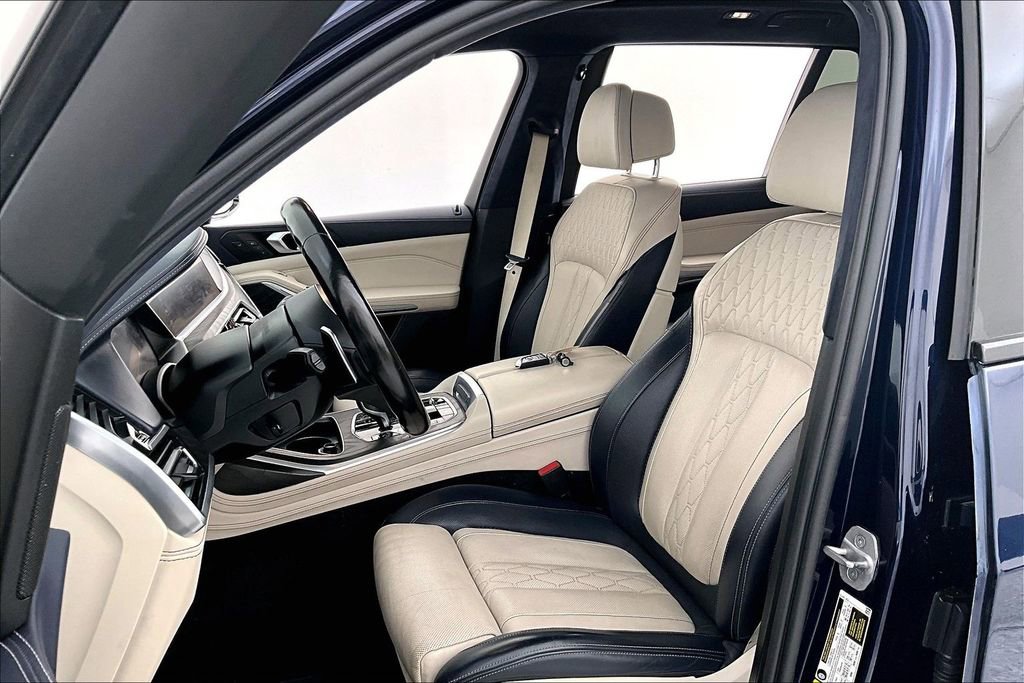 Used 2022 BMW X7 xDrive40i w/ M Sport Package image 31
