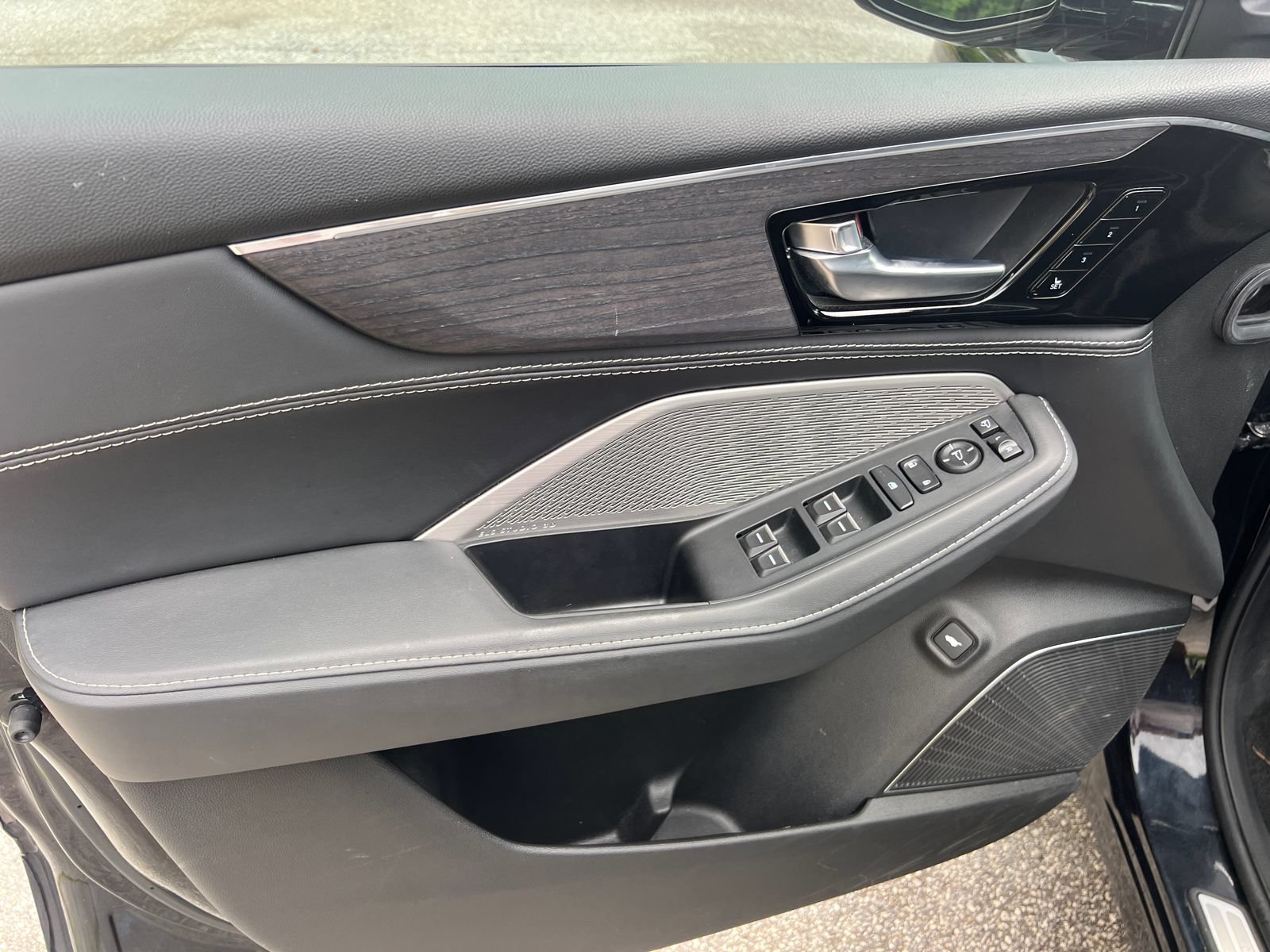 Used 2024 Acura MDX w/ Advance Package AWD/4WD image 10