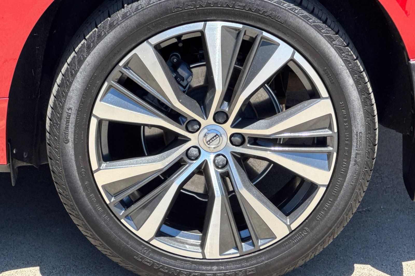 Used 2022 Volvo XC60 B5 Momentum w/ Advanced Package AWD/4WD image 11