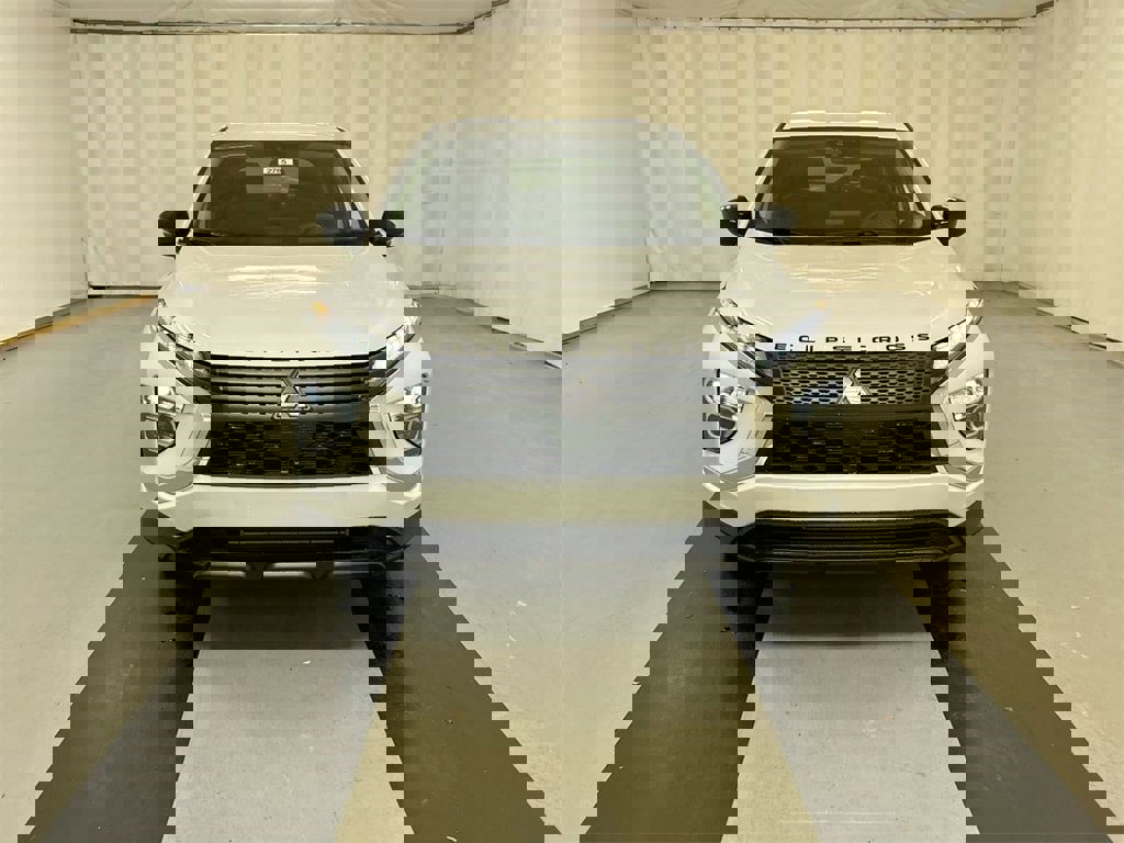 New 2026 Mitsubishi Eclipse Cross LE image 3