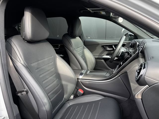 Used 2025 Mercedes-Benz GLC 300 4MATIC image 48