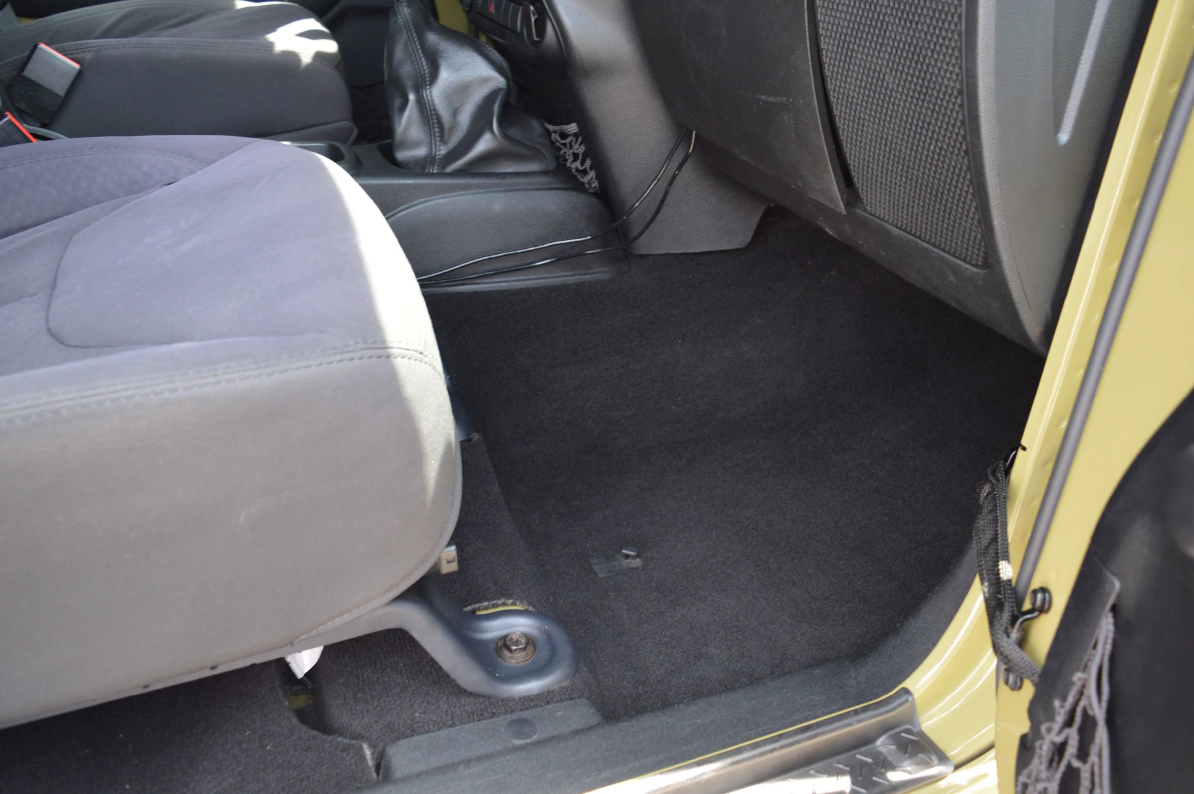 Used 2013 Jeep Wrangler Unlimited Sport w/ Connectivity Group image 21