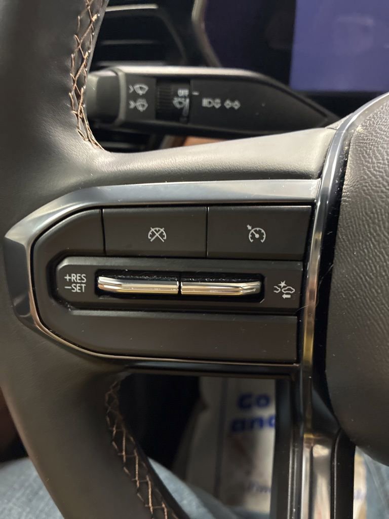 Used 2024 GMC Canyon AT4 w/ Technology Package image 13