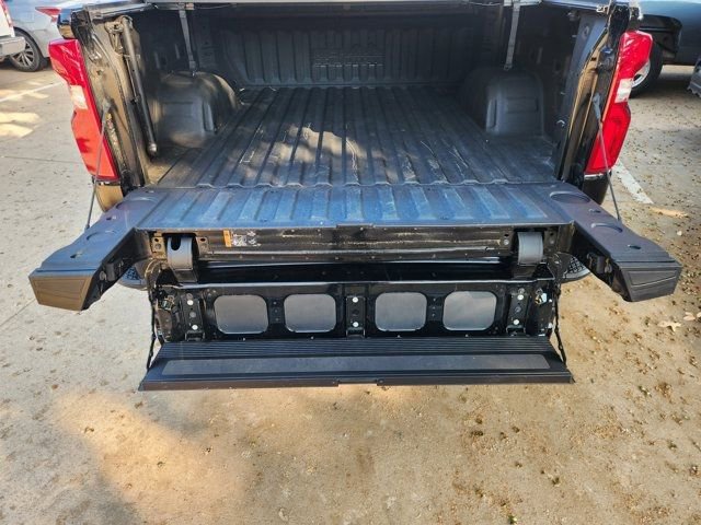 Used 2024 Chevrolet Silverado 1500 High Country w/ High Country Premium Package image 35