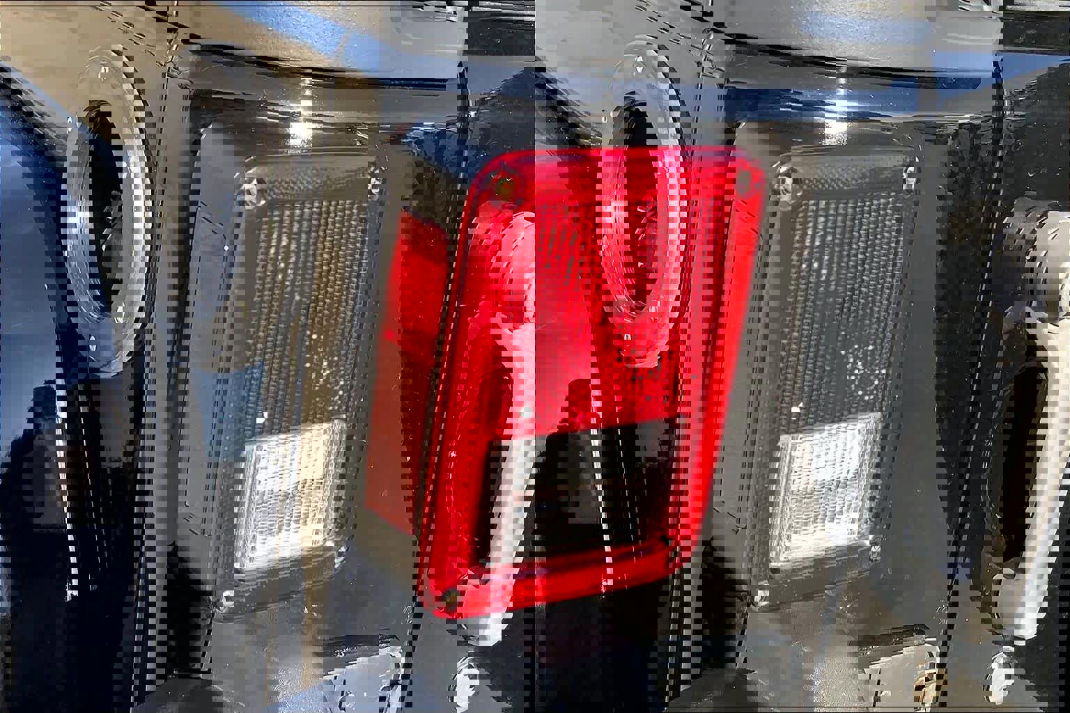 Used 2015 Jeep Wrangler Unlimited Sahara image 28