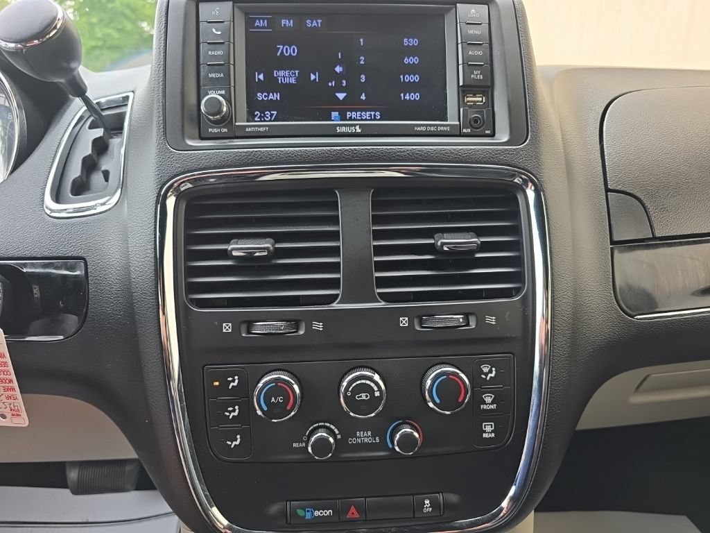 Used 2019 Dodge Grand Caravan SXT FWD image 17