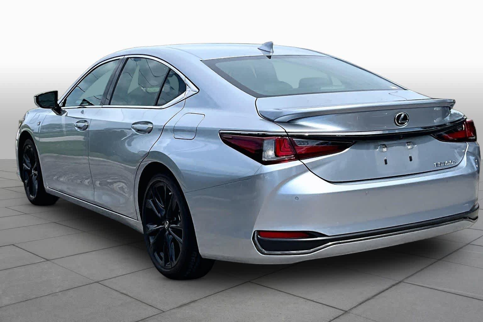 Used 2023 Lexus ES 300h F Sport FWD image 12