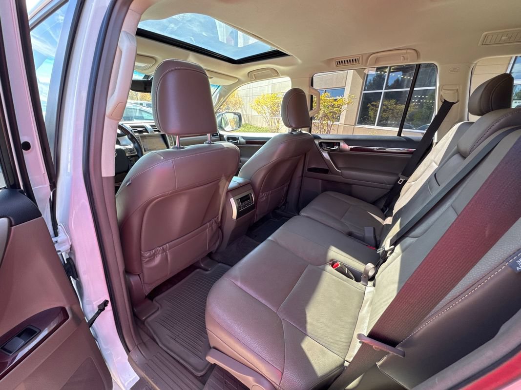 Used 2018 Lexus GX 460 Premium w/ Premium Package AWD/4WD image 27