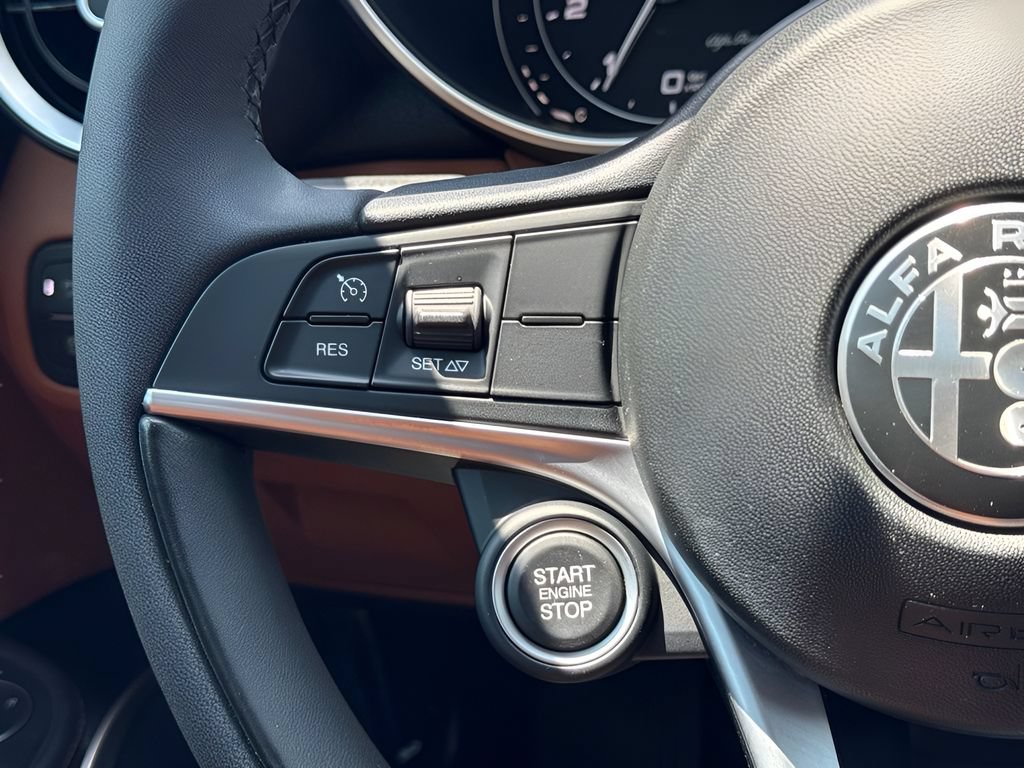 Used 2019 Alfa Romeo Giulia AWD w/ Nero Edizione image 14