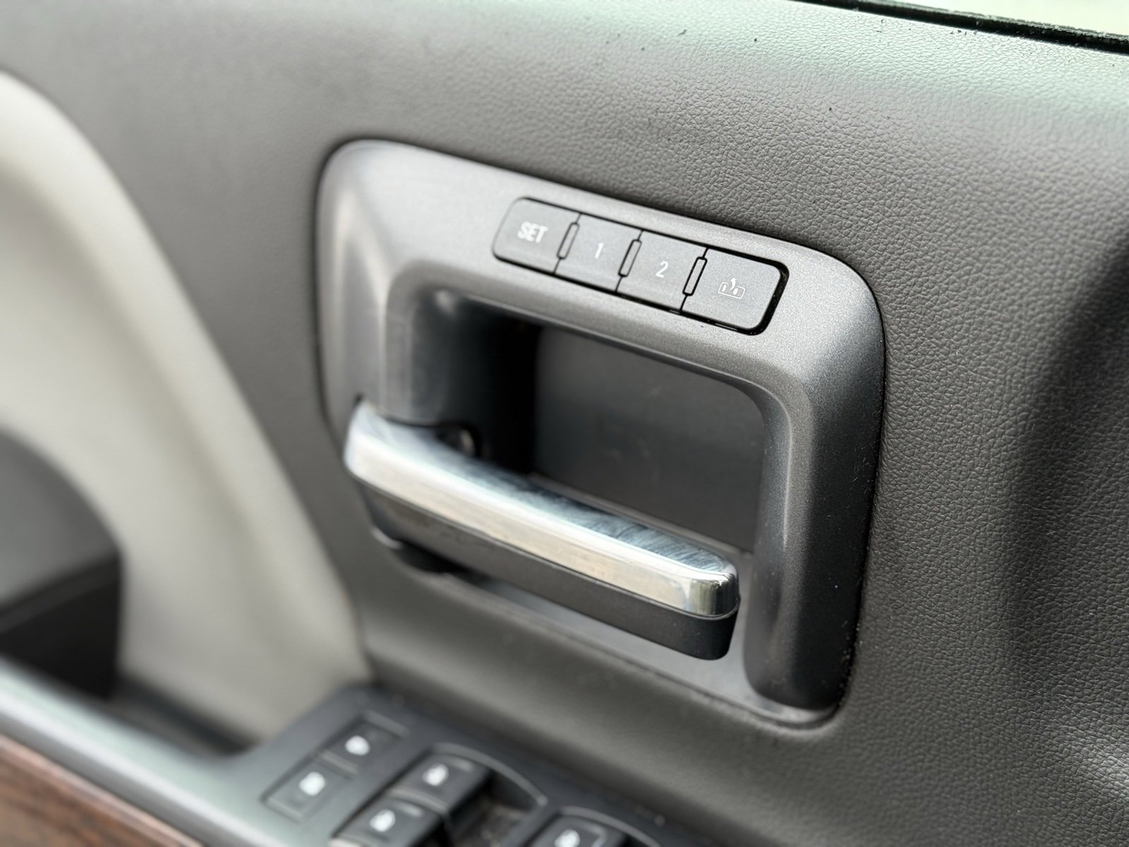 Used 2016 GMC Sierra 1500 SLT w/ SLT Premium Package image 16