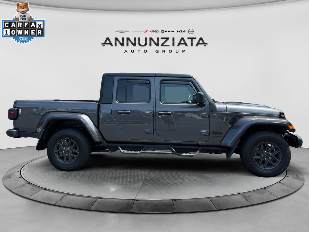 Used 2025 Jeep Gladiator Sport AWD/4WD image 6