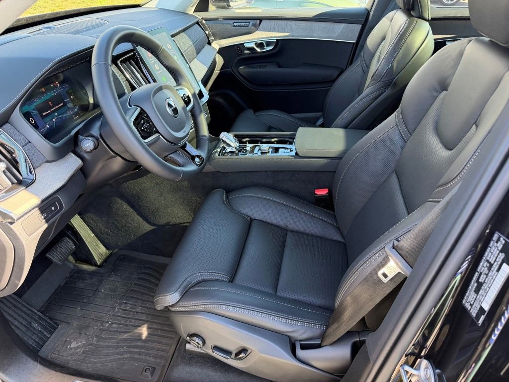 Certified 2025 Volvo XC90 T8 Ultra w/ Protection Package Premier image 25