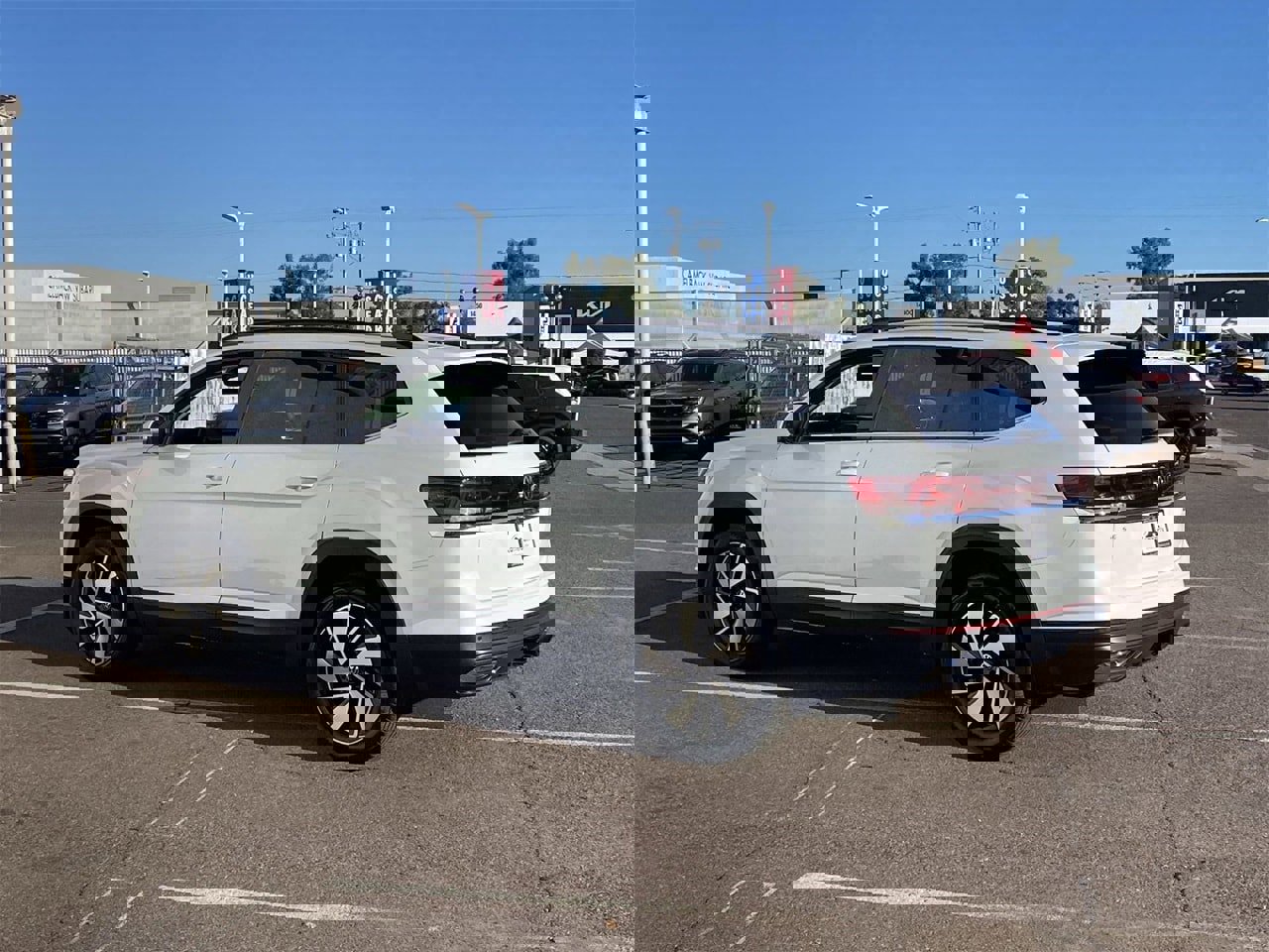 New 2026 Volkswagen Atlas SE image 4