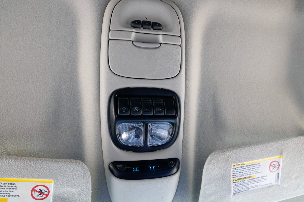 Used 2004 Oldsmobile Silhouette GL image 32