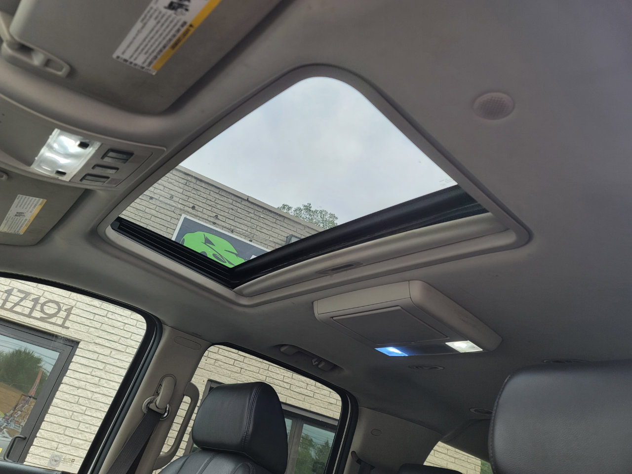 Used 2008 Chevrolet Suburban LTZ w/ LTZ Preferred Equipment Group image 23