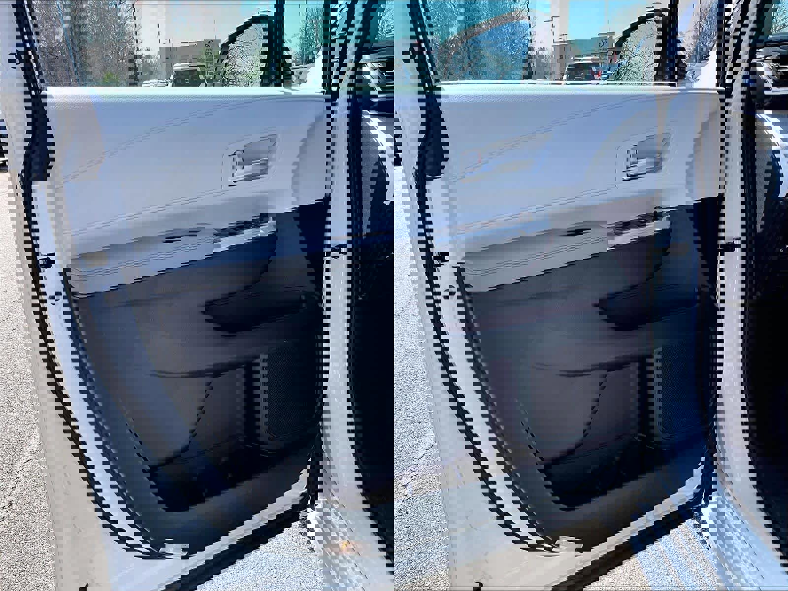 Used 2025 Toyota Sienna XLE w/ XLE Plus Package image 9