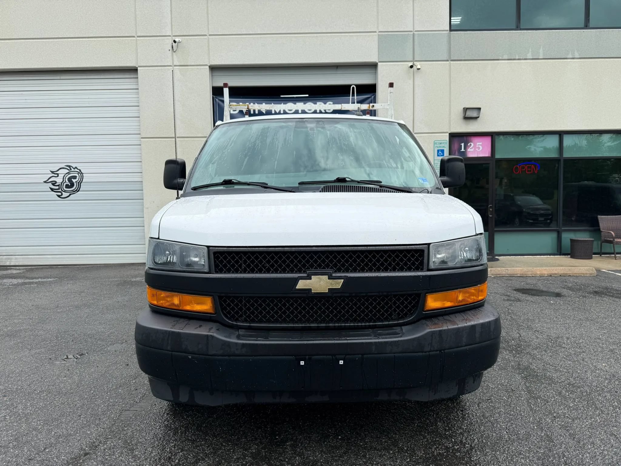 Used 2021 Chevrolet Express 2500 w/ Driver Convenience Package RWD image 6