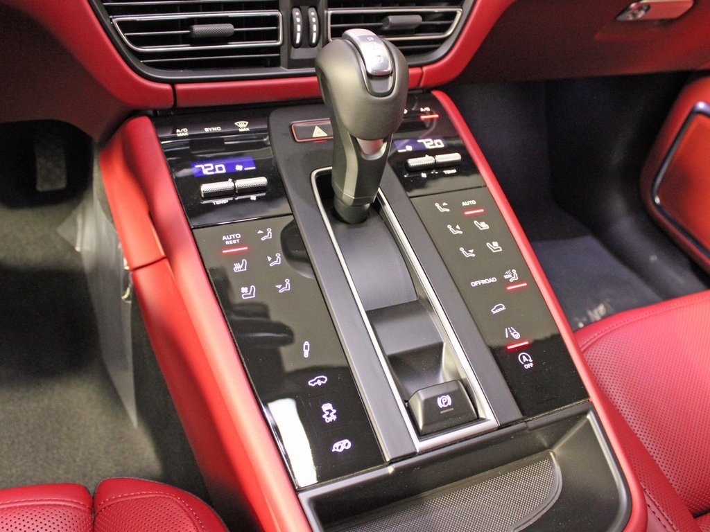 New 2026 Porsche Macan GTS image 27
