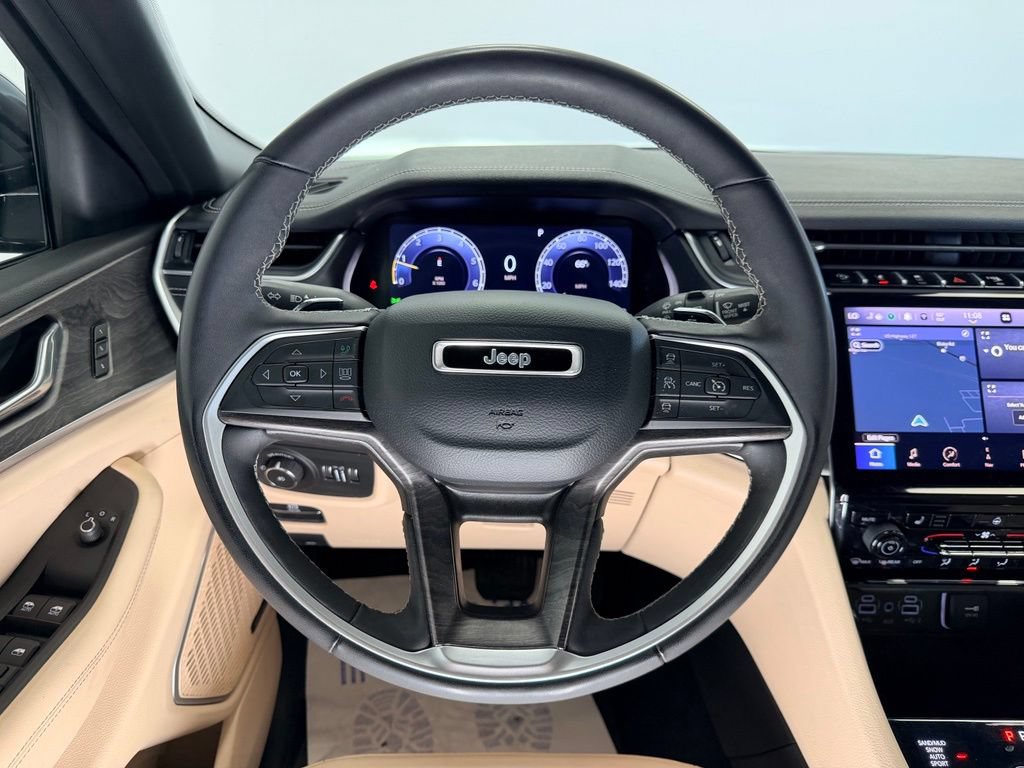 Used 2024 Jeep Grand Cherokee Limited w/ Black Appearance Package AWD/4WD image 15