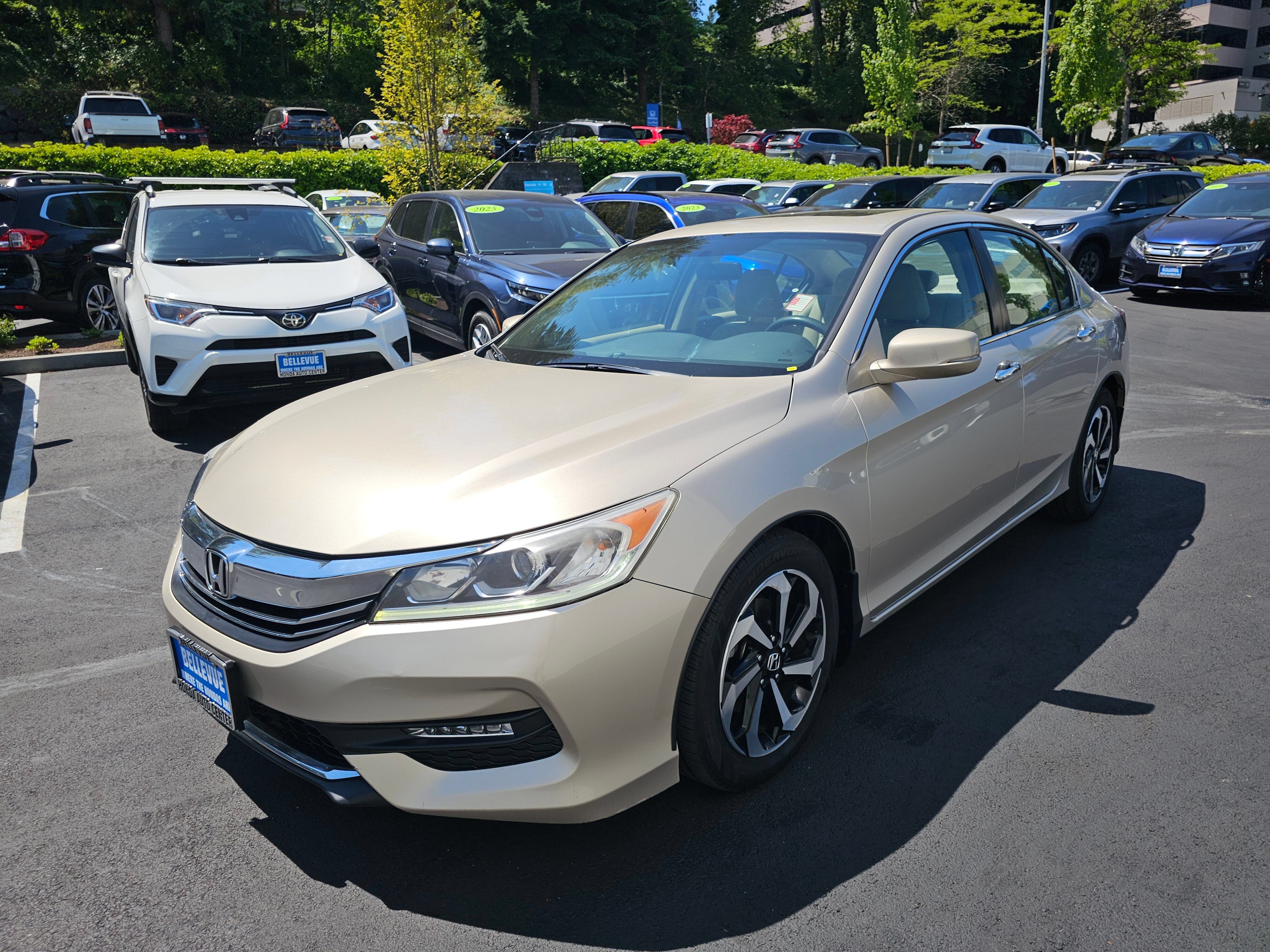 Used 2016 Honda Accord EX image 4