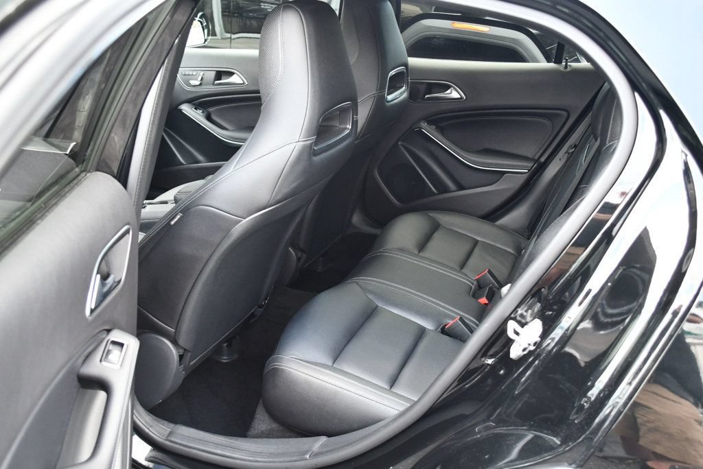 Used 2018 Mercedes-Benz GLA 250 4MATIC image 44