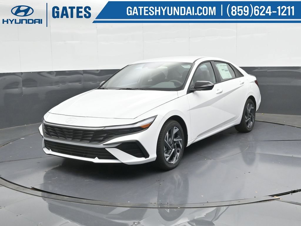 Used 2025 Hyundai Elantra Sport image 6