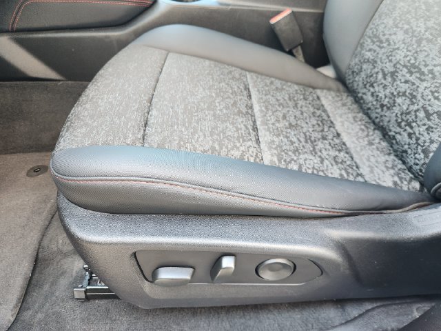 Used 2023 Chevrolet Colorado Z71 w/ Z71 Convenience Package 2 AWD/4WD image 24